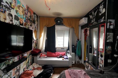 Quarto de apartamento à venda com 1 quarto, 42m² em Farroupilha, Porto Alegre