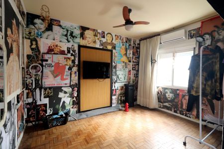 Sala de apartamento à venda com 1 quarto, 42m² em Farroupilha, Porto Alegre