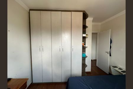 Quarto 1 de apartamento para alugar com 3 quartos, 80m² em Jardim Tupanci, Barueri