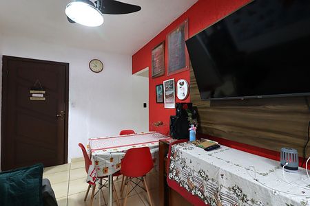 Sala de apartamento à venda com 3 quartos, 61m² em Jardim Sabará, Porto Alegre