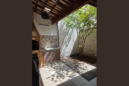 Casa à venda com 120m², 2 quartos e 2 vagasChurrasqueira