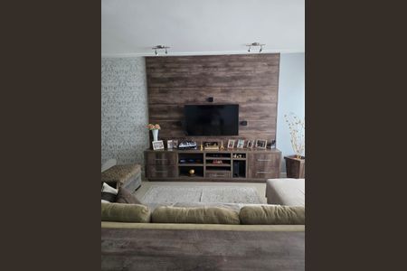 Casa à venda com 120m², 2 quartos e 2 vagasSala