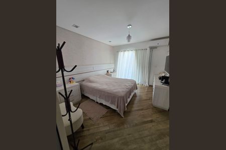 Casa à venda com 120m², 2 quartos e 2 vagasSuíte