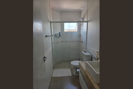 Casa à venda com 120m², 2 quartos e 2 vagasBanheiro da Suíte
