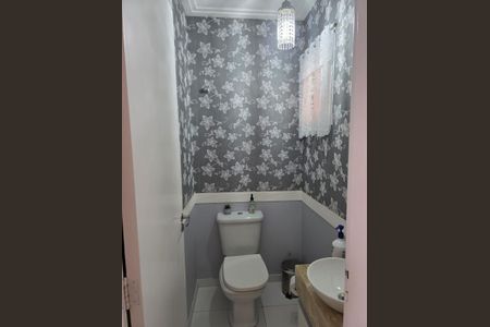 Casa à venda com 120m², 2 quartos e 2 vagasLavabo