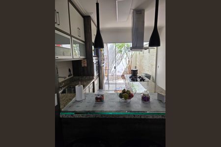 Casa à venda com 120m², 2 quartos e 2 vagasCozinha