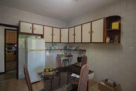 Casa para alugar com 2000m², 4 quartos e 3 vagas Casa para alugar com 2000m², 4 quartos e 3 vagasCozinha