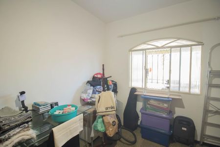 Casa para alugar com 2000m², 4 quartos e 3 vagas Casa para alugar com 2000m², 4 quartos e 3 vagasQuarto 1