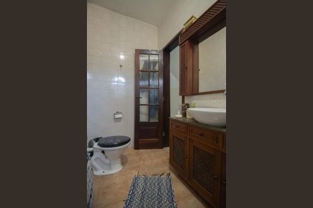 Casa para alugar com 2000m², 4 quartos e 3 vagas Casa para alugar com 2000m², 4 quartos e 3 vagasBanheiro da Suíte 1