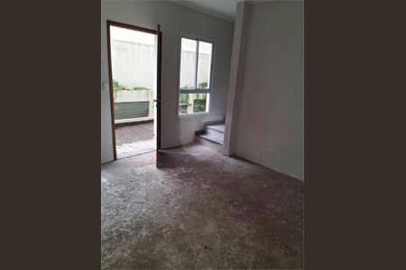 Casa à venda com 3 quartos, 77m² em Chora Menino, São Paulo