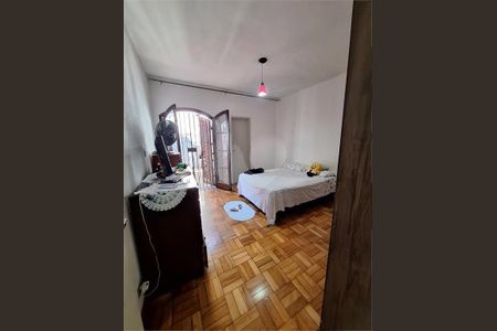 Casa à venda com 3 quartos, 230m² em Jardim Marisa, São Paulo