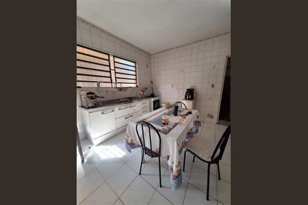 Casa à venda com 3 quartos, 230m² em Jardim Marisa, São Paulo