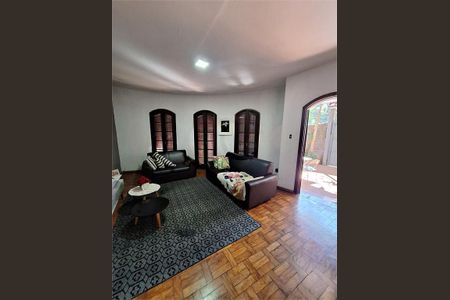 Casa à venda com 3 quartos, 230m² em Jardim Marisa, São Paulo