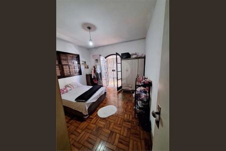 Casa à venda com 3 quartos, 230m² em Jardim Marisa, São Paulo