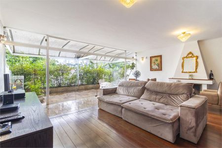 Casa à venda com 4 quartos, 441m² em Pacaembu, São Paulo