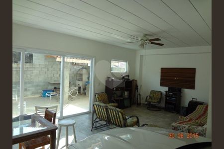 Casa à venda com 3 quartos, 300m² em Tremembé, São Paulo