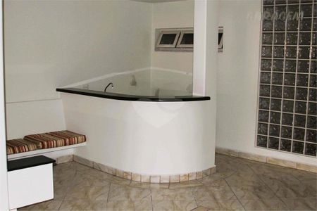 Casa à venda com 4 quartos, 650m² em Bosque da Saúde, São Paulo