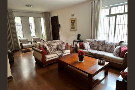 Casa à venda com 4 quartos, 325m² em Água Rasa, São Paulo