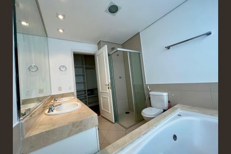 Apartamento à venda com 260m², 4 quartos e 4 vagasBanheiro