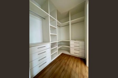 Apartamento à venda com 260m², 4 quartos e 4 vagasQuarto