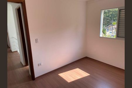 Casa à venda com 3 quartos, 125m² em Jardim Mirna, Taboão da Serra