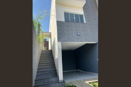 Casa à venda com 125m², 3 quartos e 3 vagas