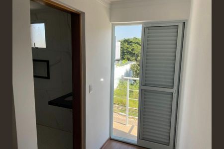 Casa à venda com 3 quartos, 125m² em Jardim Mirna, Taboão da Serra