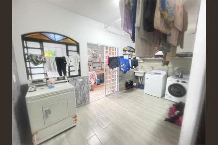 Casa à venda com 4 quartos, 215m² em Jardim Las Vegas, Santo André