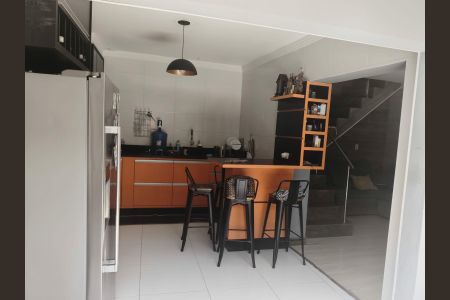 Casa à venda com 66m², 2 quartos e 2 vagas