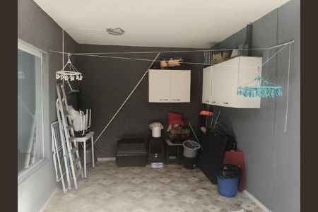 Casa à venda com 66m², 2 quartos e 2 vagas