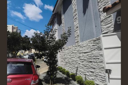 Casa à venda com 66m², 2 quartos e 2 vagas