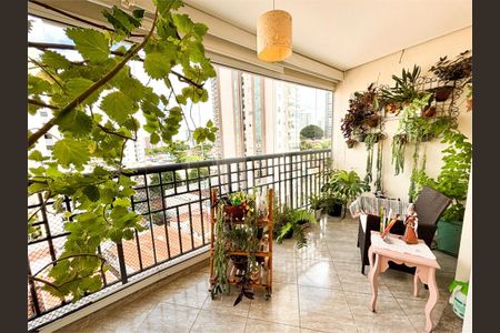 Apartamento à venda com 141m², 4 quartos e 3 vagas
