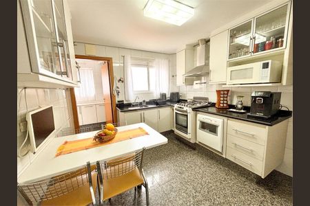 Apartamento à venda com 4 quartos, 141m² em Vila Regente Feijó, São Paulo