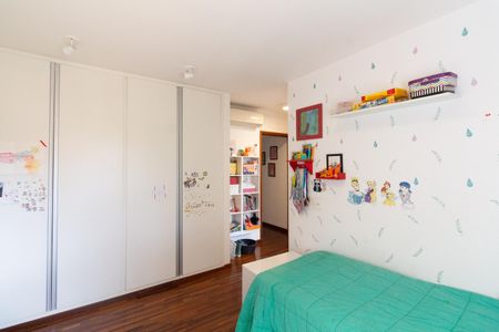 Casa à venda com 250m², 3 quartos e 2 vagasQuarto 2 - Suíte