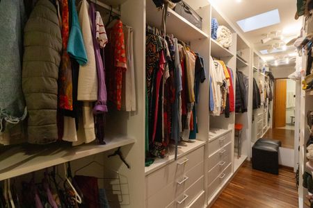 Closet de casa à venda com 2 quartos, 250m² em Jardim Bonfiglioli, São Paulo