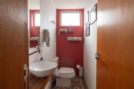 Casa à venda com 250m², 3 quartos e 2 vagasLavabo