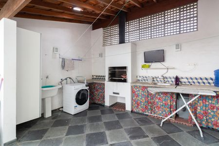 Casa à venda com 250m², 3 quartos e 2 vagasÁrea de Serviço - Quintal