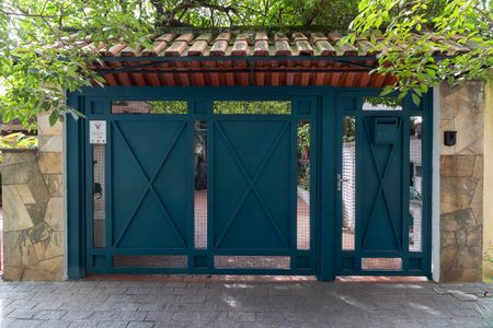 Casa à venda com 250m², 3 quartos e 2 vagasFachada