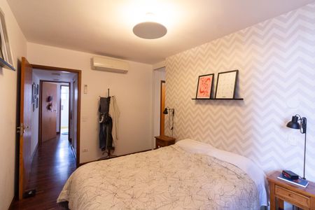Casa à venda com 250m², 3 quartos e 2 vagasQuarto 1 - Suíte