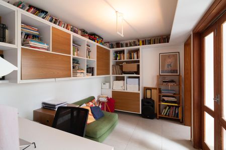Casa à venda com 250m², 3 quartos e 2 vagasEscritório