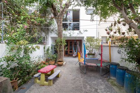Casa à venda com 250m², 3 quartos e 2 vagasÁrea de Serviço - Quintal