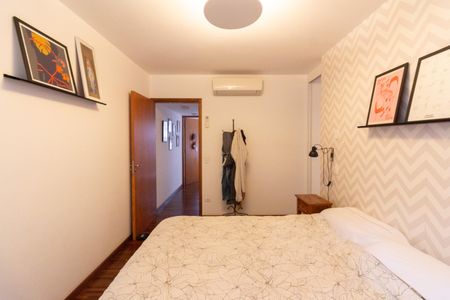 Casa à venda com 250m², 3 quartos e 2 vagasQuarto 1 - Suíte