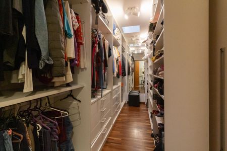Casa à venda com 250m², 3 quartos e 2 vagasCloset