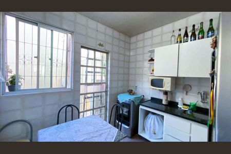 Casa à venda com 105m², 3 quartos e 1 vaga