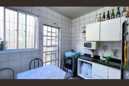 Casa à venda com 105m², 3 quartos e 1 vaga