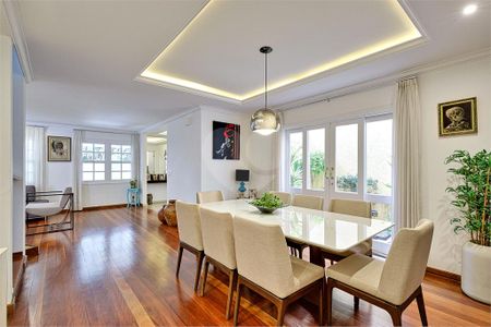 Casa à venda com 4 quartos, 366m² em Santo Amaro, São Paulo