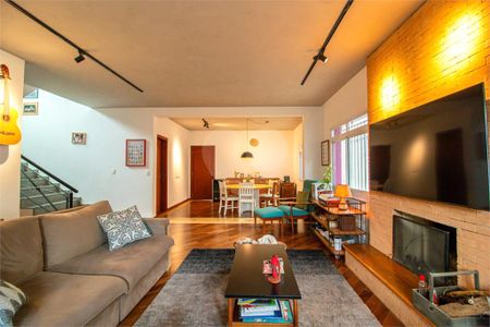 Casa à venda com 4 quartos, 322m² em Santo Amaro, São Paulo