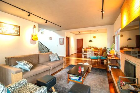 Casa à venda com 4 quartos, 322m² em Santo Amaro, São Paulo