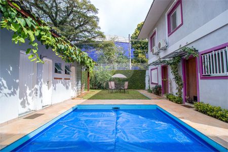 Casa à venda com 322m², 4 quartos e 4 vagas