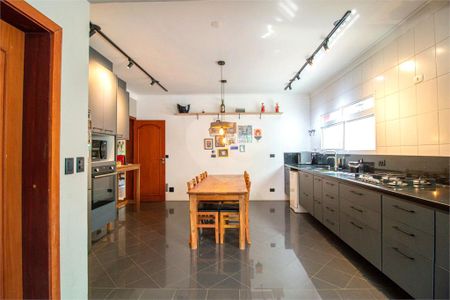 Casa à venda com 4 quartos, 322m² em Santo Amaro, São Paulo